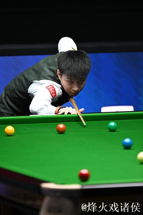 赵心童5-4领先遭6连败,无缘上海大师赛决赛 赵心童5-4领先遭6连败,无缘上海大师赛决赛